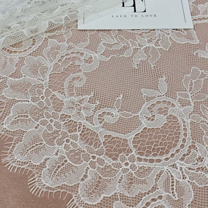 Elfenbeinfarbener Spitzenbesatz, Französische Spitze, Chantilly Spitze, Brautkleidspitze, Hochzeitsspitze, Weiße Spitze, Schleierspitze, Strumpfbandspitze, Dessousspitze LL7852