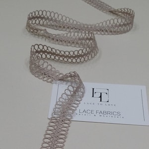 Leichte Aubergine Spitze, Französische Spitze, Alencon Spitze, Hochzeit Spitze, Strumpfband Spitze, Abendkleid Spitze, Dessous Spitze Meter LM5152