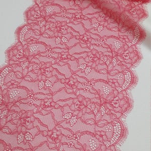Roze wimperkant, Franse Chantilly-kantrand, geschulpte bruidssluier wimperkant, bloemenlingeriekant op maat L5593 gesneden