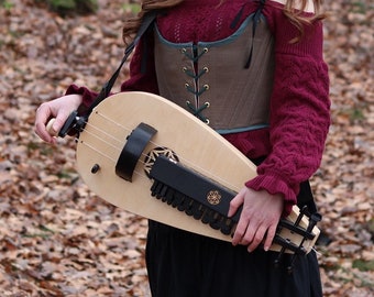 Tear shaped, medieval hurdy gurdy / wheel lyre / vielle a roue / drehleier Fairygurdies