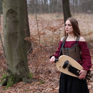 Tear shaped, medieval hurdy gurdy / wheel lyre / vielle a roue / drehleier Fairygurdies image 3