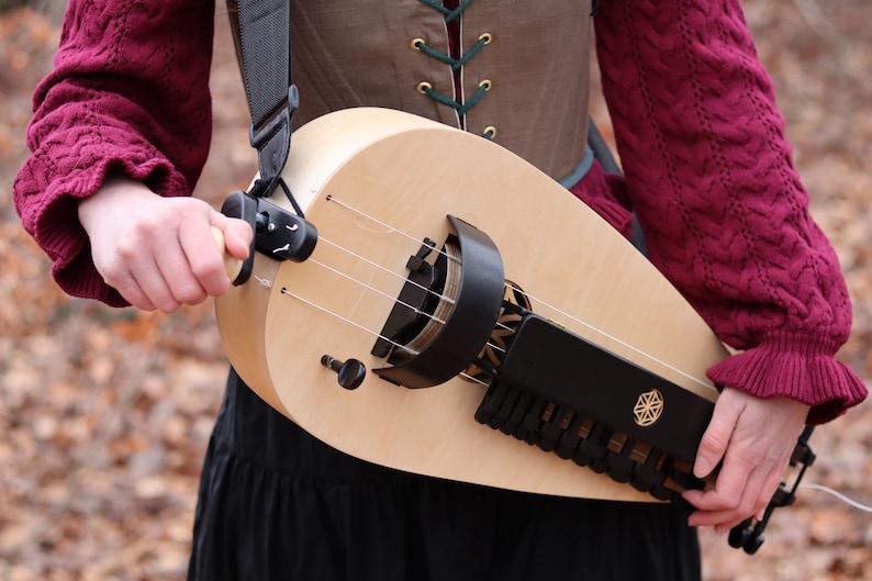 Tear shaped, medieval hurdy gurdy / wheel lyre / vielle a roue / drehleier Fairygurdies image 8