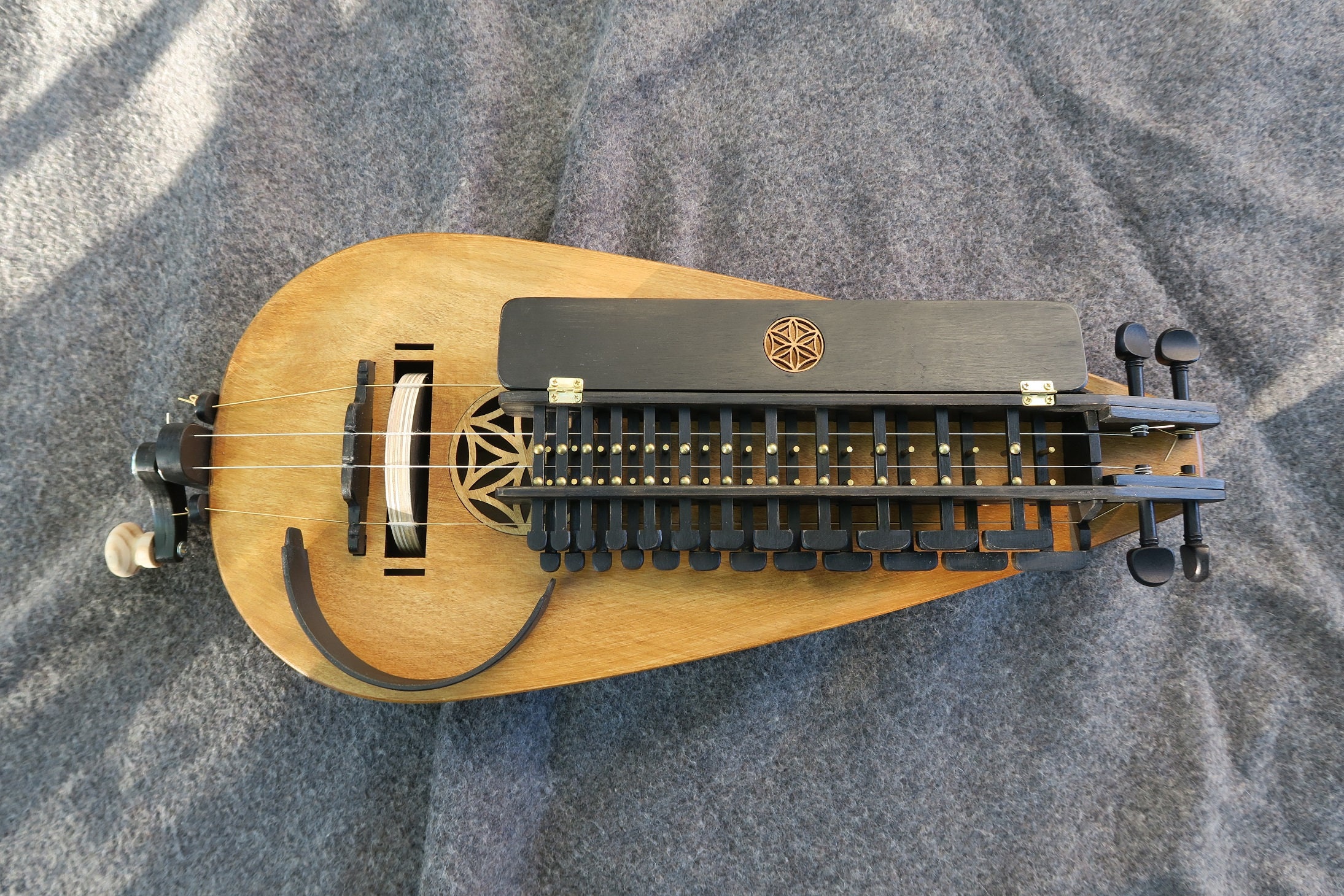 Tear shaped medieval hurdy gurdy / wheel lyre / vielle a roue Etsy