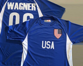 Camiseta de fútbol de EE. UU. personalizada en malla ligera con nombre y número del jugador impresos a medida.