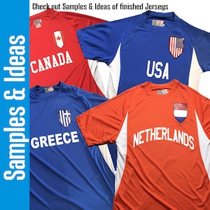 Puede incluir: Cuatro camisetas de f&uacute;tbol con diferentes banderas y nombres de pa&iacute;ses. Las camisetas son rojas, azules y naranjas con detalles blancos. Las banderas son Canad&aacute;, Estados Unidos, Grecia y Pa&iacute;ses Bajos.
