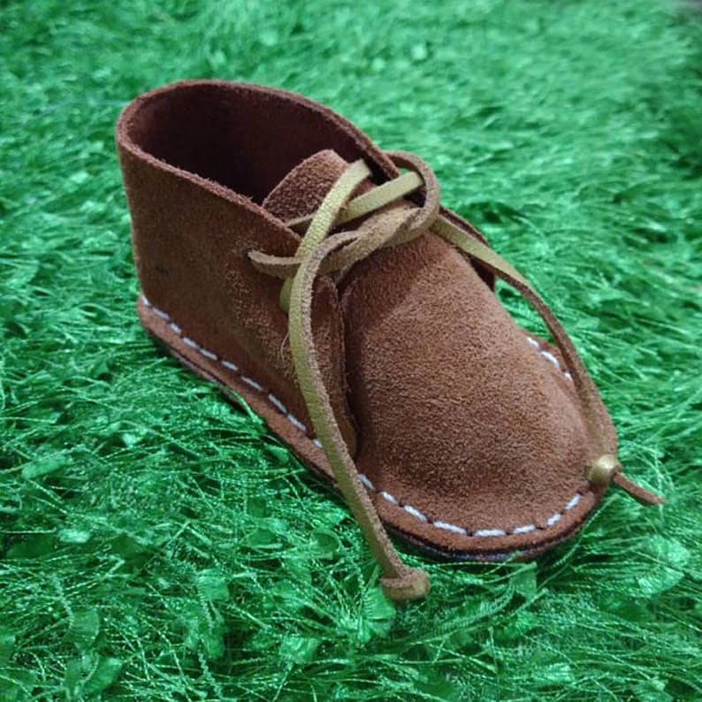 Baby shoe pattern to make baby chukka shoes. Get these baby boots patterns for leather baby shoes & print the baby shoe sewing patterns now image 7