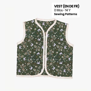 Puede incluir: Un chaleco verde con un estampado floral y de pájaros, ribeteado con tela color crema. El chaleco tiene un diseño de cuello en V y está abierto por delante. El texto en la imagen dice "VEST (EN DE FR) 0 Mos - 14 Y Sewing Patterns."