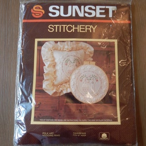 FOLK ART EMBROIDERY Vintage Sunset Wedding Ring Marriage Needlework Stitchery Kit for Pillow or Hoop