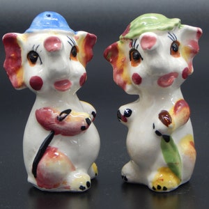 DAPPER ELEPHANT PAIR Vintage Ceramic Japan Salt & Pepper Shakers Mr. and Mrs. Elephants Wearing Hats Trunks Up