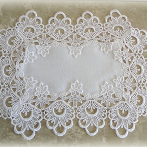 18&quot;  SET of 2 Lace Doily Placemat Runner DECADENT WHITE Retangular