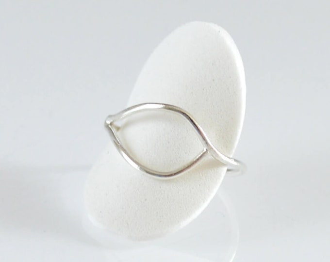 SilverThumb Ring - Open Frame Leaf Finger Ring - Lepa Jewelry (K818)