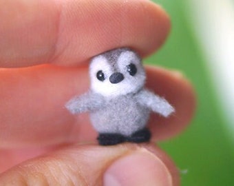 micro felting Penguin, Mini Felted Penguin, Felted Animal Sculpture, Penguin miniature, tiny sculpture, Soft sculpture, fluffy penguin