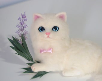 needle felted cat, realistic cat sculpture, Miniature Animal, Collectible doll, realistic animal, needle felted animal, kitten, persian cat
