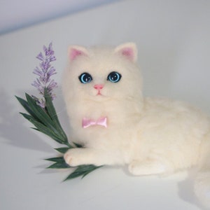 gato de fieltro de aguja, escultura de gato realista, animal en miniatura, muñeca coleccionable, animal realista, animal de fieltro de aguja, gatito, gato persa