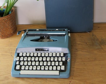 Vintage Brother Industries Ltd. Webster Blue Portable Manual Typewriter with Carry Case