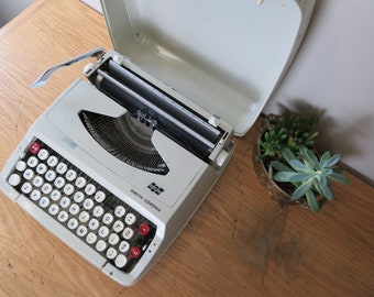 Vintage Smith Corona SCM Beige Manual Portable Typewriter with Case - for Repair