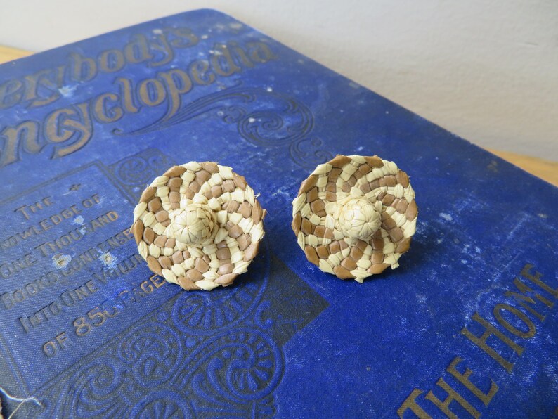 Vintage Boho Wicker Sombrero Screw Back Earrings