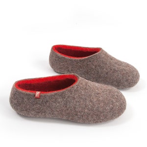 House slippers, Felted Wool Slippers for women Natural Grey with red by Wooppers Woolen Slippers