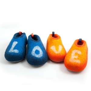 Felt wool kids slippers, monogrammed, personalised, in pure colored wool and white letters.