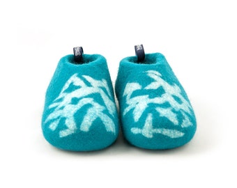 Boys felted wool slippers, toddlers slippers, boys clogs, natural anti skid rubber, Soft sole slippers, non slip home shoes for kids