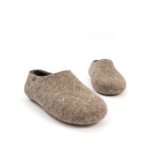 Wool Felt Slippers for Men, Organic Grey Slippers, warm home shoes with merino wool lining image 9