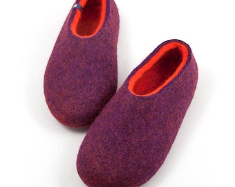 Pantufas artesanais de lã feltrada: roxas e laranjas, pantufas femininas para uso doméstico.