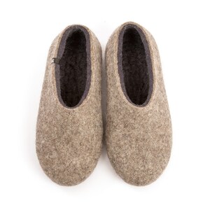 Wool Felt Slippers for Men, Organic Grey Slippers, warm home shoes with merino wool lining image 2