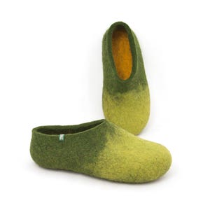 Women&#39;s house shoes, felted slippers, green sheep wool slippers, ethically made shoes