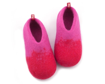 Little girls felted wool slippers, toddlers slippers, waldorf slippers anti skid rubber sole, Soft sole slippers, non slip slippers for kids