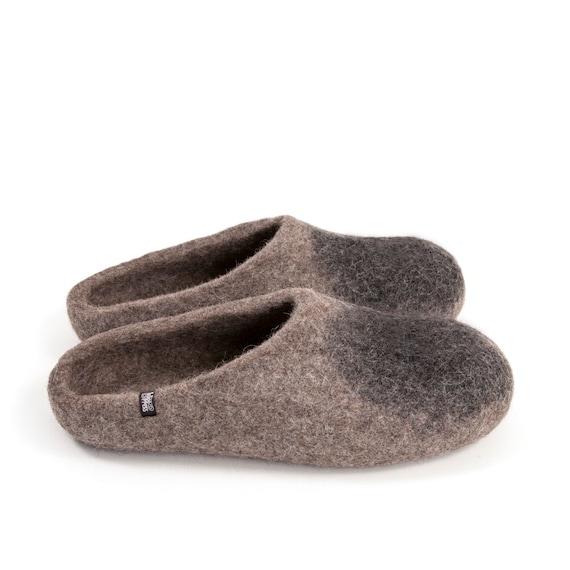 Wool mule slippers in natural grey organic wool by Wooppers