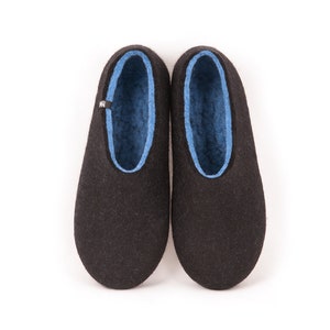 Felted wool slippers mens, black with light blue on the inside