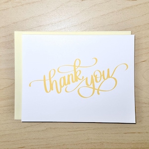 Tarjeta de felicitación de agradecimiento amarilla / Tarjeta de felicitación con letras modernas / Tarjeta de agradecimiento para baby shower de género neutro / Tarjeta en blanco A2