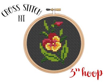 Pansy Flower Kit. Cross Stitch Kit. Beginner Cross Stitch. Flowers Cross Stitch. Retro Embroidery. Embroidery Set.  Floral Pattern. DIY Kit.