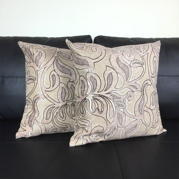 Decorative Pillows. Set of 2. Throw Pillows. 18x18 Accent 