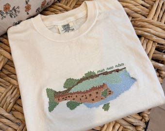 Hmong Embroidered Bass Mus Nuv Ntses T-shirt