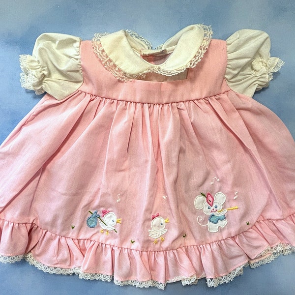 Vintage Nannette Pink Dress With Mouse And Chicks Applique - No Size But Probably 0-6 Mts  Depending On Size Of Baby - Great Condition