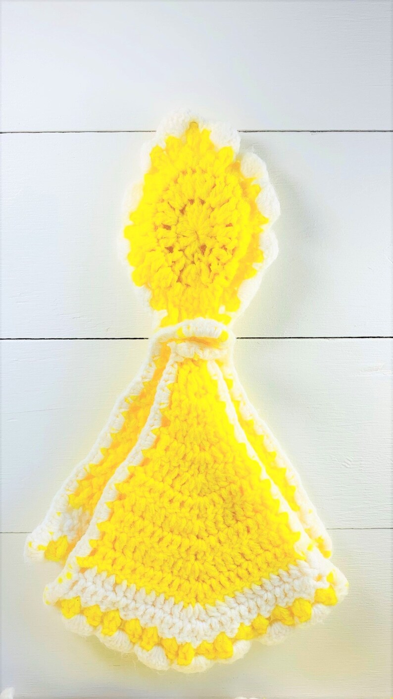 Kitschy Kitchen Decor Vintage Crochet Doll Face Pot Holders-Hot Pads Yellow Retro Kitchen Decor