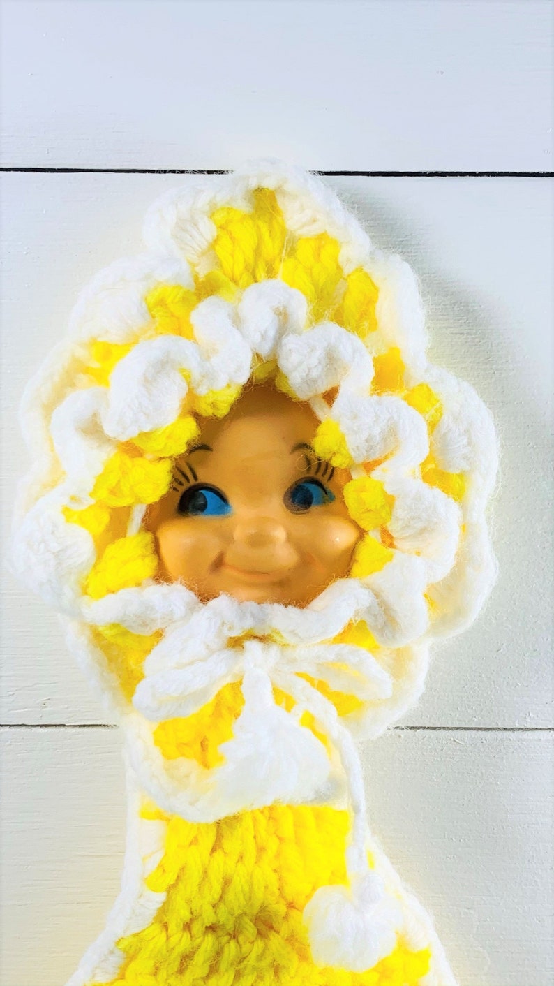 Kitschy Kitchen Decor Vintage Crochet Doll Face Pot Holders-Hot Pads Yellow Retro Kitchen Decor