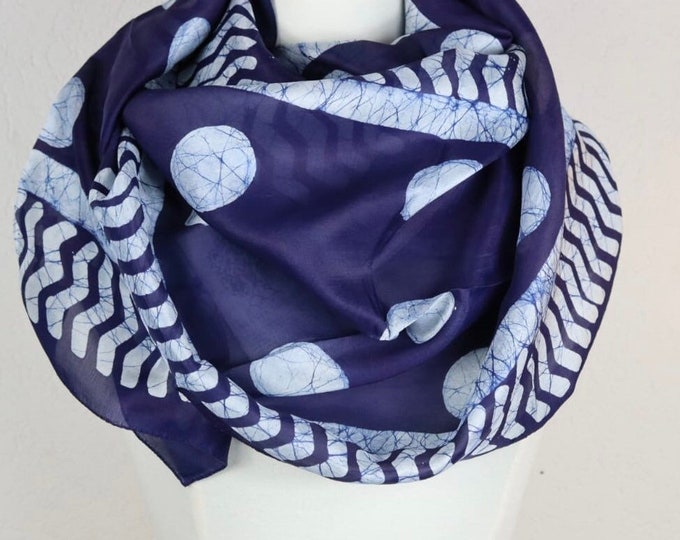 Silk scarf/natural dyed scarf/ silk scarf/handmade scarf/hand dyed scarf/ shawl /eco print/natural indigo dyed scarf/silk stole/natura