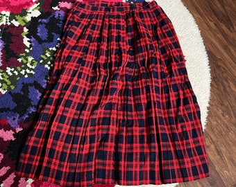 Vintage 1960s/1970s Red & Navy Blue Plaid Pleated Skirt