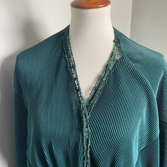 Vintage Val Mode Green Pleated Lace Robe with Wai… - image 5