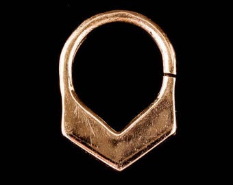 Chevron septum ring, triangle septum clicker, v shape 18G gold tone brass jewelry, boho style septum ring, tragus ring 10mm diameter BS72
