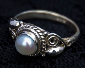 925 Sterling Silver Pearl Ring: Bohemian Ethnic Tribal Jewelry