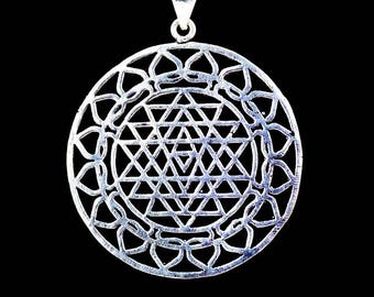 Sri Yantra Lotus Mandala Anhänger: Heilige Geometrie Anhänger