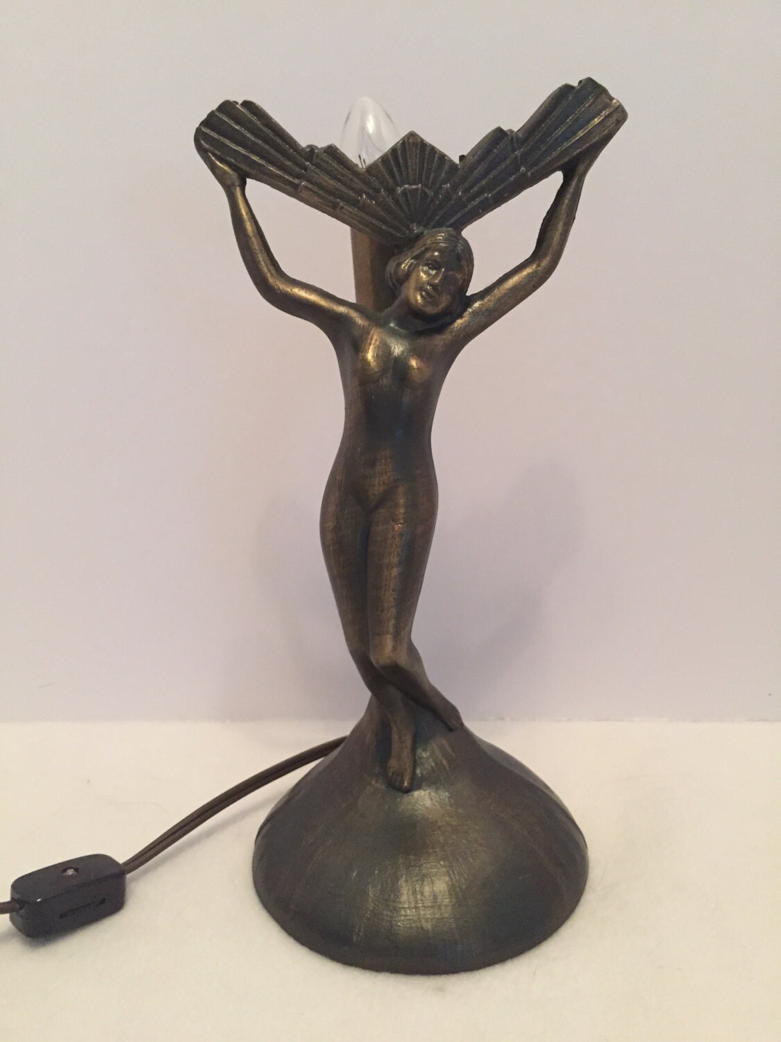 Vintage L Wmc Electric Brass Tabletop Lamp Of Woman 1