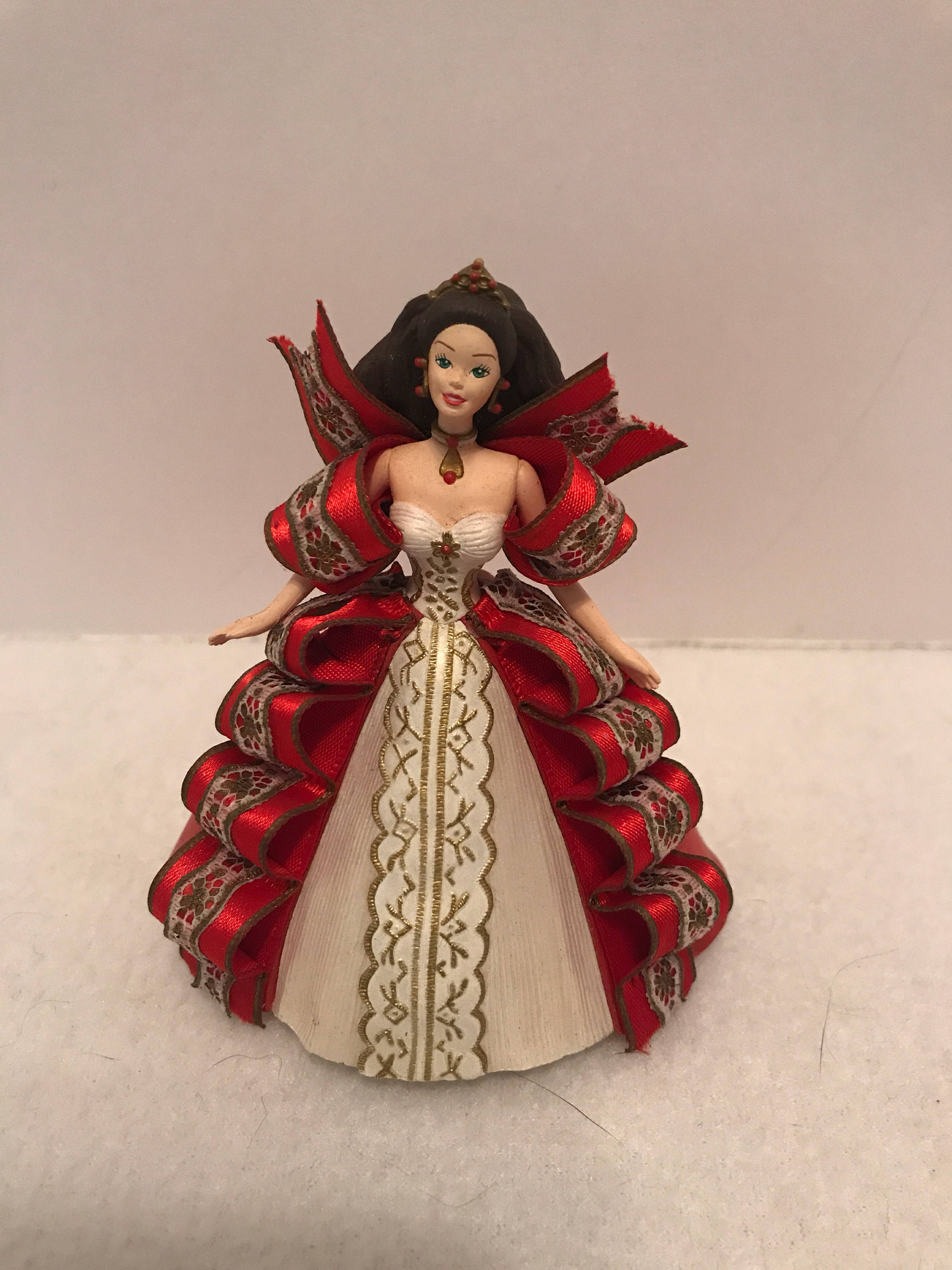 1996 holiday barbie ornament value