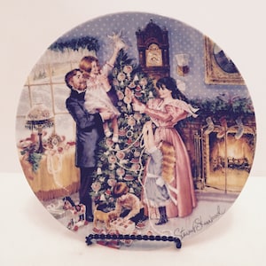 1991 Dominion China Ltd Collector Plate &quot;Trimming the Tree&quot;