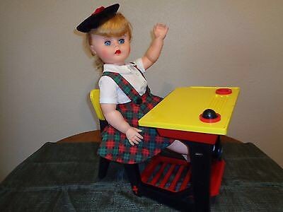 1962 Vintage All Original Deluxe Reading Suzy Smart Doll