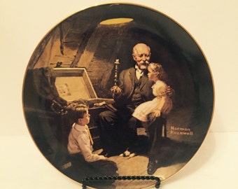 Vintage 1983 Norman Rockwell Collector Plate "Grandpa's Treasure Chest"