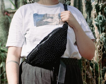 Velvet black white dots fanny pack - hannisch